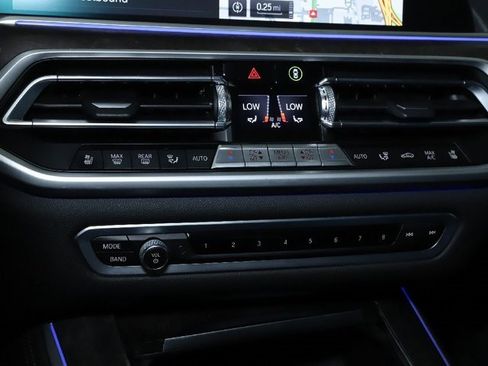 Used 2022 BMW X5 xDrive40i w/ M Sport Package image 27