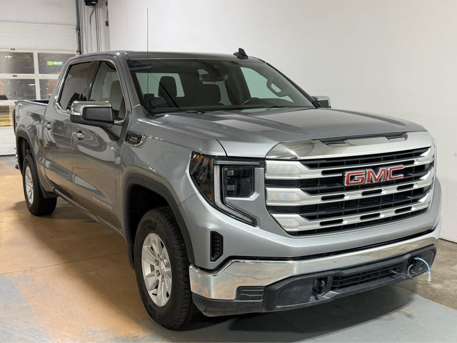 Used 2024 GMC Sierra 1500 SLE AWD/4WD image 5