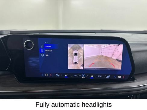 Used 2025 Chevrolet Suburban Z71 AWD/4WD image 46