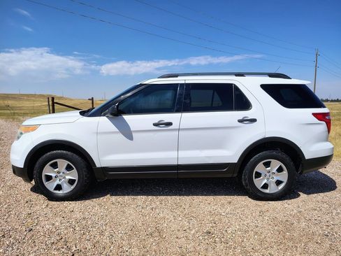 Used 2013 Ford Explorer 4WD image 2