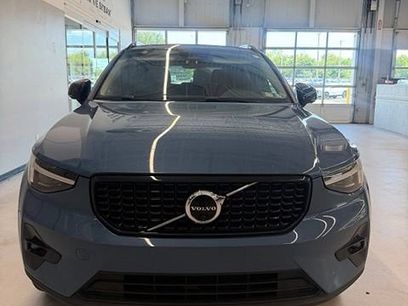 Used 2023 Volvo XC40 B5 Ultimate w/ Protection Package Premier