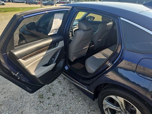 Used 2018 Honda Accord EX-L image 12