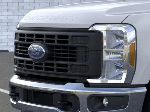 New 2026 Ford F250 XL AWD/4WD image 17