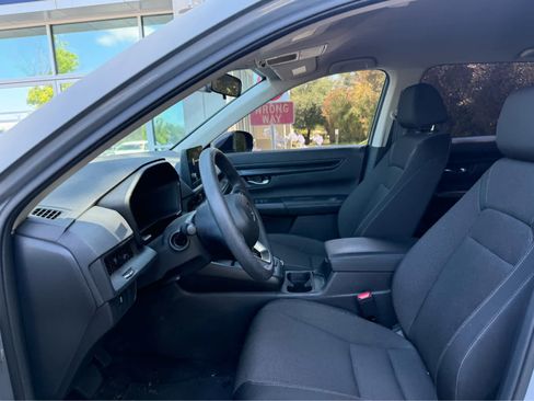 Used 2023 Honda CR-V LX image 3