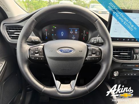 Used 2025 Ford Escape SE FWD image 23