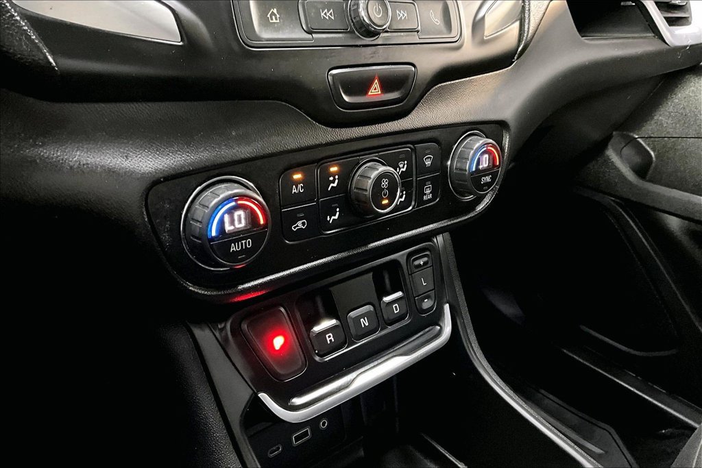 Used 2020 GMC Terrain SLE w/ Driver Convenience Package FWD image 14
