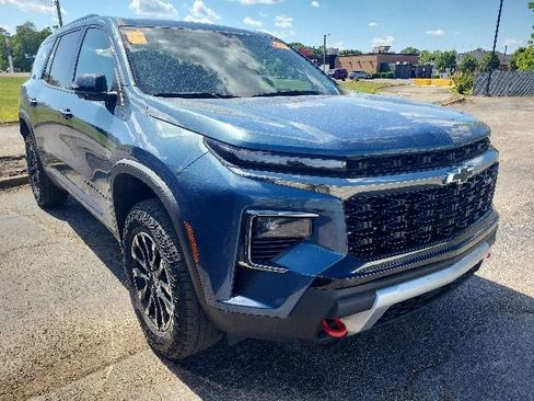 Used 2024 Chevrolet Traverse Z71 AWD/4WD image 4