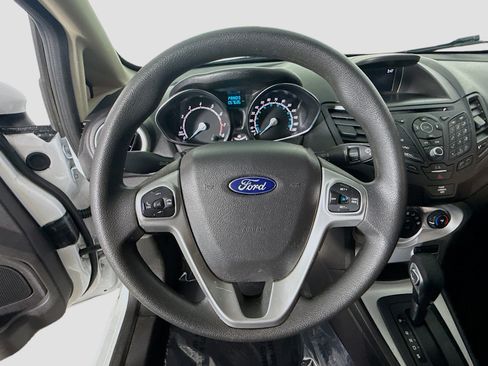 Used 2018 Ford Fiesta SE image 13