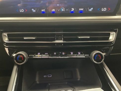 New 2026 Chevrolet Traverse LT w/ Driver Confidence Package AWD/4WD image 6