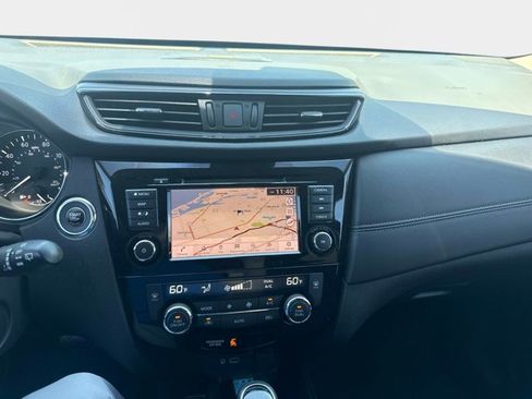 Certified 2019 Nissan Rogue SL w/ Premium Package FWD image 16
