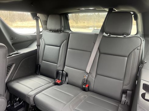 Used 2025 Chevrolet Tahoe High Country image 15