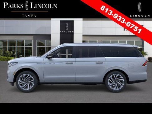 New 2026 Lincoln Navigator L Reserve image 3