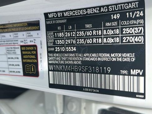 Used 2025 Mercedes-Benz GLC 300 4MATIC image 46