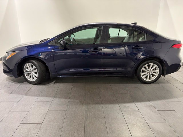 Used 2024 Toyota Corolla LE w/ LE Convenience Package FWD image 2