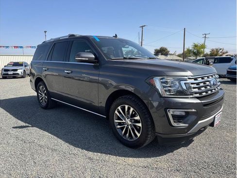 Used 2018 Ford Expedition Limited w/ Equipment Group 301A AWD/4WD image 3
