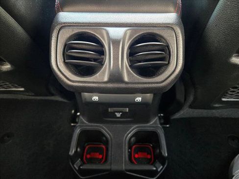 Used 2020 Jeep Gladiator Rubicon AWD/4WD image 17