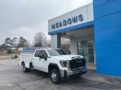 Used 2024 GMC Sierra 3500 Pro w/ Convenience Package