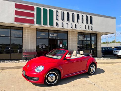 Used 2013 Volkswagen Beetle 2.5 image 1