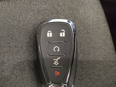 Used 2021 Chevrolet Equinox LT image 32