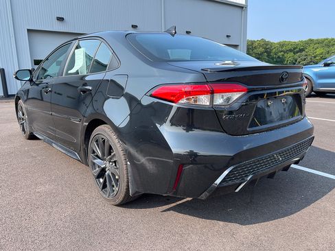 Used 2022 Toyota Corolla SE FWD image 3