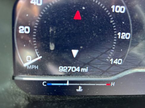 Certified 2022 GMC Sierra 1500 SLT AWD/4WD image 9
