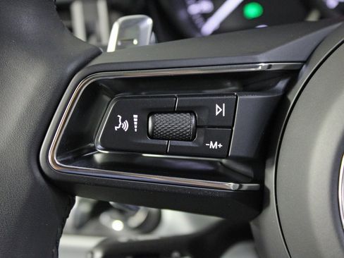 Certified 2025 Porsche Macan image 24