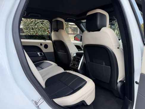 Used 2022 Land Rover Range Rover Sport HST image 38