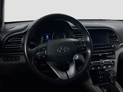 Used 2019 Hyundai Elantra Limited FWD image 18