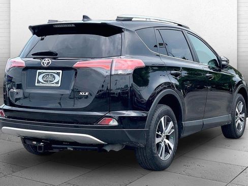 Used 2016 Toyota RAV4 XLE FWD image 11