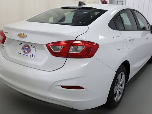 Used 2017 Chevrolet Cruze LS w/ LS Fleet Convenience Package FWD image 17