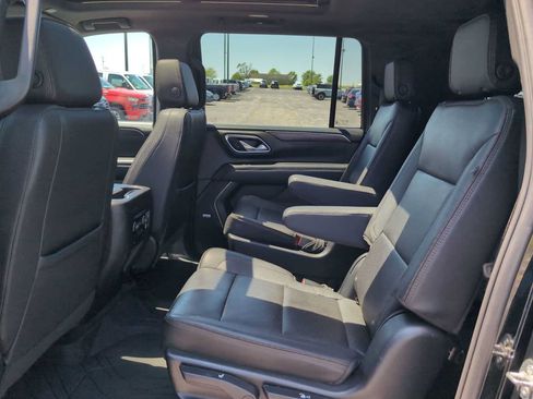 Used 2023 Chevrolet Suburban High Country AWD/4WD image 25