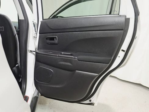 Used 2014 Mitsubishi Outlander Sport ES image 26