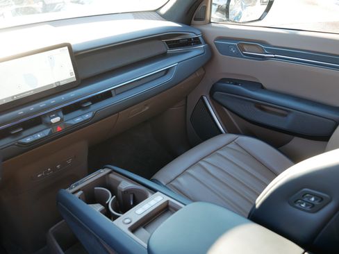 Certified 2024 Kia EV9 GT-Line image 11