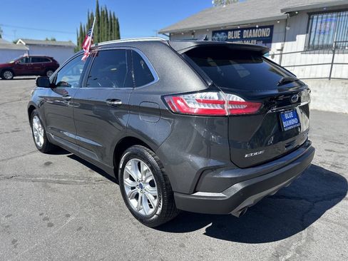 Used 2020 Ford Edge Titanium AWD/4WD image 4