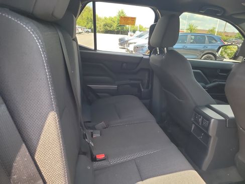 Used 2025 Toyota 4Runner SR5 AWD/4WD image 26