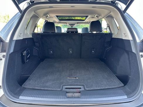 Used 2023 Nissan Rogue SV w/ SV Premium Package image 13