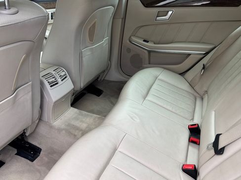 Used 2014 Mercedes-Benz E 350 4MATIC Sedan image 15