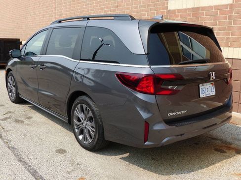 Used 2025 Honda Odyssey Touring image 8