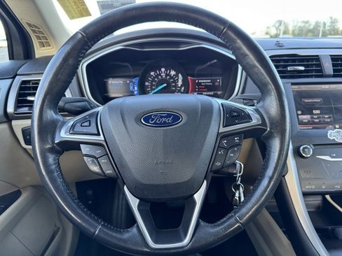 Used 2015 Ford Fusion SE w/ Equipment Group 502A image 22