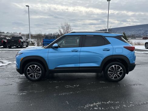 Used 2025 Chevrolet TrailBlazer LT w/ Convenience Package image 4