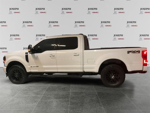 Used 2022 Ford F350 Lariat w/ Black Appearance Package image 5