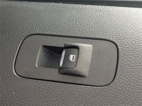 Used 2022 Ford F350 Platinum w/ FX4 Off-Road Package image 37