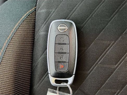 Used 2024 Nissan Kicks SR image 28