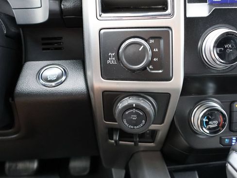 Used 2020 Ford F150 Platinum w/ Equipment Group 701A Luxury AWD/4WD image 28