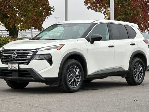 Certified 2024 Nissan Rogue S image 8