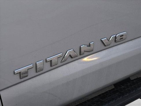 Used 2020 Nissan Titan SV w/ SV Convenience Package AWD/4WD image 9