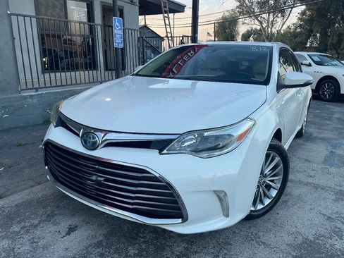 Used 2018 Toyota Avalon Limited FWD image 1