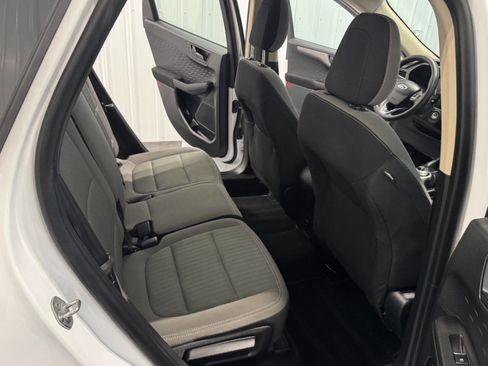 Used 2020 Ford Escape S image 22