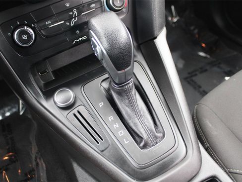 Used 2017 Ford Focus SE image 19