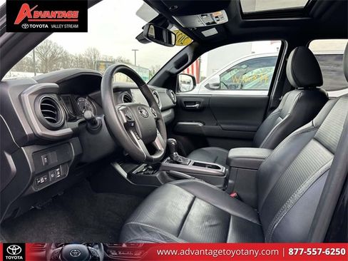 Used 2021 Toyota Tacoma TRD Sport w/ TRD Premium Sport Package image 17